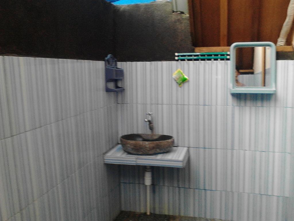 Aladdin Homestay Νησιά Γκίλι Εξωτερικό φωτογραφία